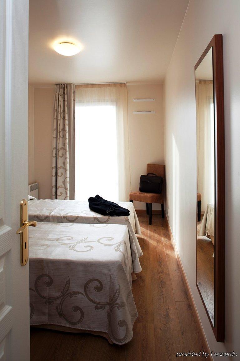 Villa Val Senart 1Ere Avenue Quincy-sous-Sénart Δωμάτιο φωτογραφία