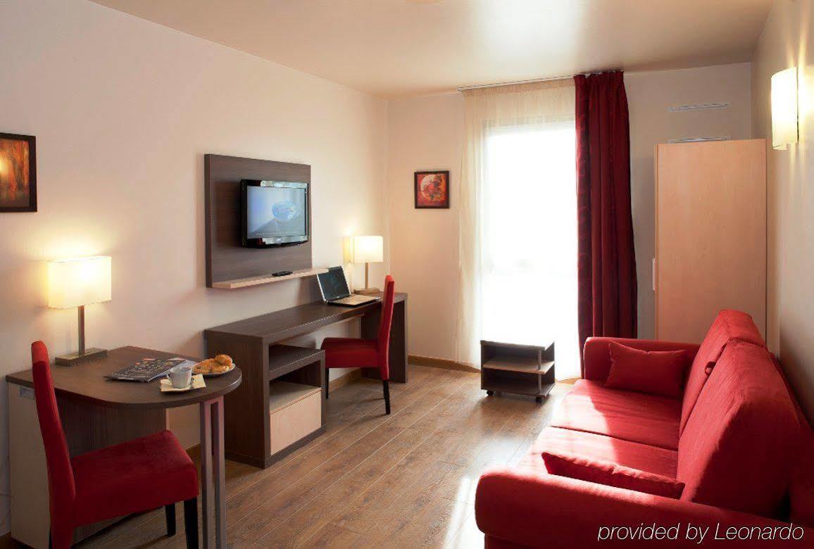 Villa Val Senart 1Ere Avenue Quincy-sous-Sénart Δωμάτιο φωτογραφία